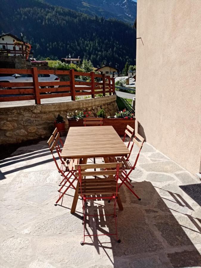 Casa Vacanza Il Granaio La Thuile Exterior foto